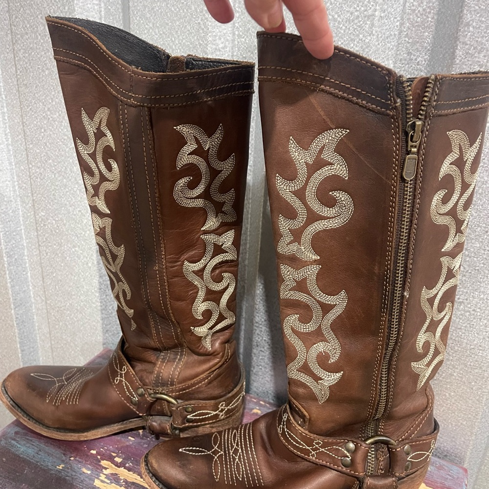 LIBERTY Black Dark Brown Boots with Light Embroidery - Picture 3 of 8